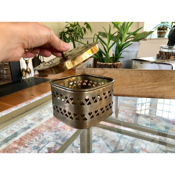 Vintage Rounded Square Brass Trinket Box Stamped Metal Heart Cutouts - Picture 3 of 10